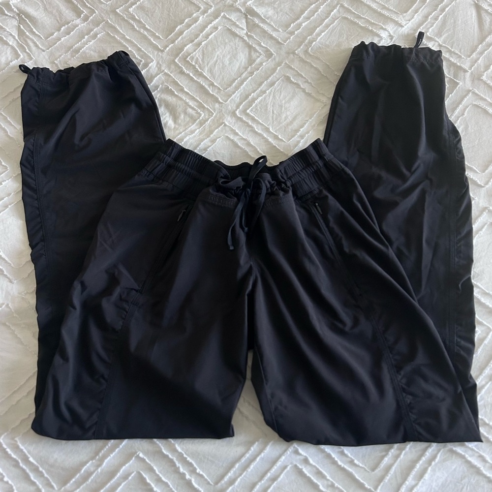 Athleta Women's Attitude Black Pant Ruched Leg Joggers Black Sz 2 Stretch Casual